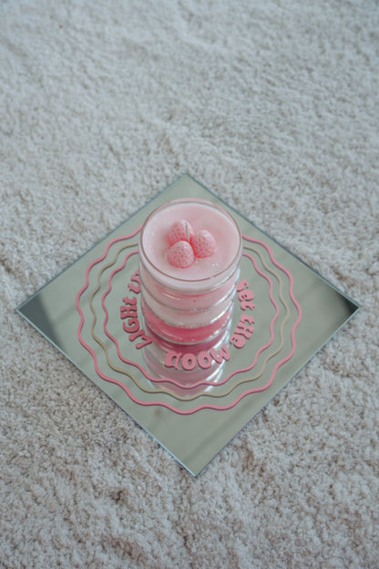 STRAWBERRY MILKSHAKE CANDLE