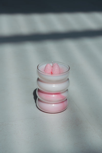 STRAWBERRY MILKSHAKE CANDLE